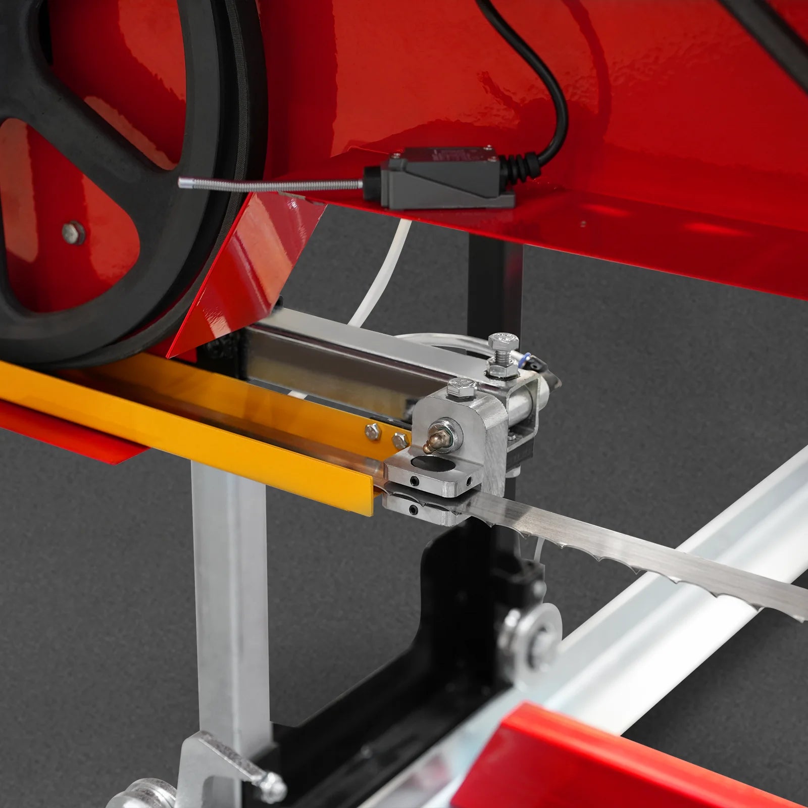 22" Portable Sawmill,  KOHLER 9.5hp 277cc Gasoline Engine,  18" Board Width,  13' Track Length ,  SM-22